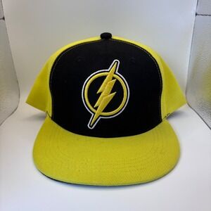 Six Flags The Flash Snapback Hat Mens OSFA Yellow Black DC Comics Flat Brim Cap